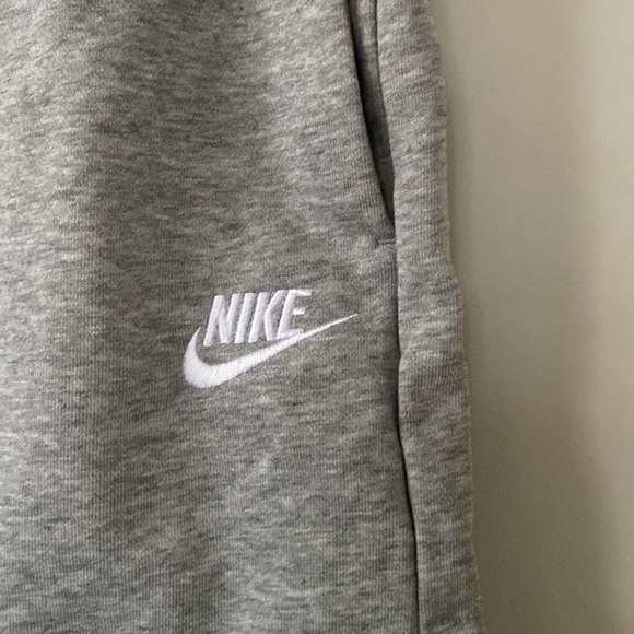 Nike Women’s grey sweat shorts - Picture 4 of 5
